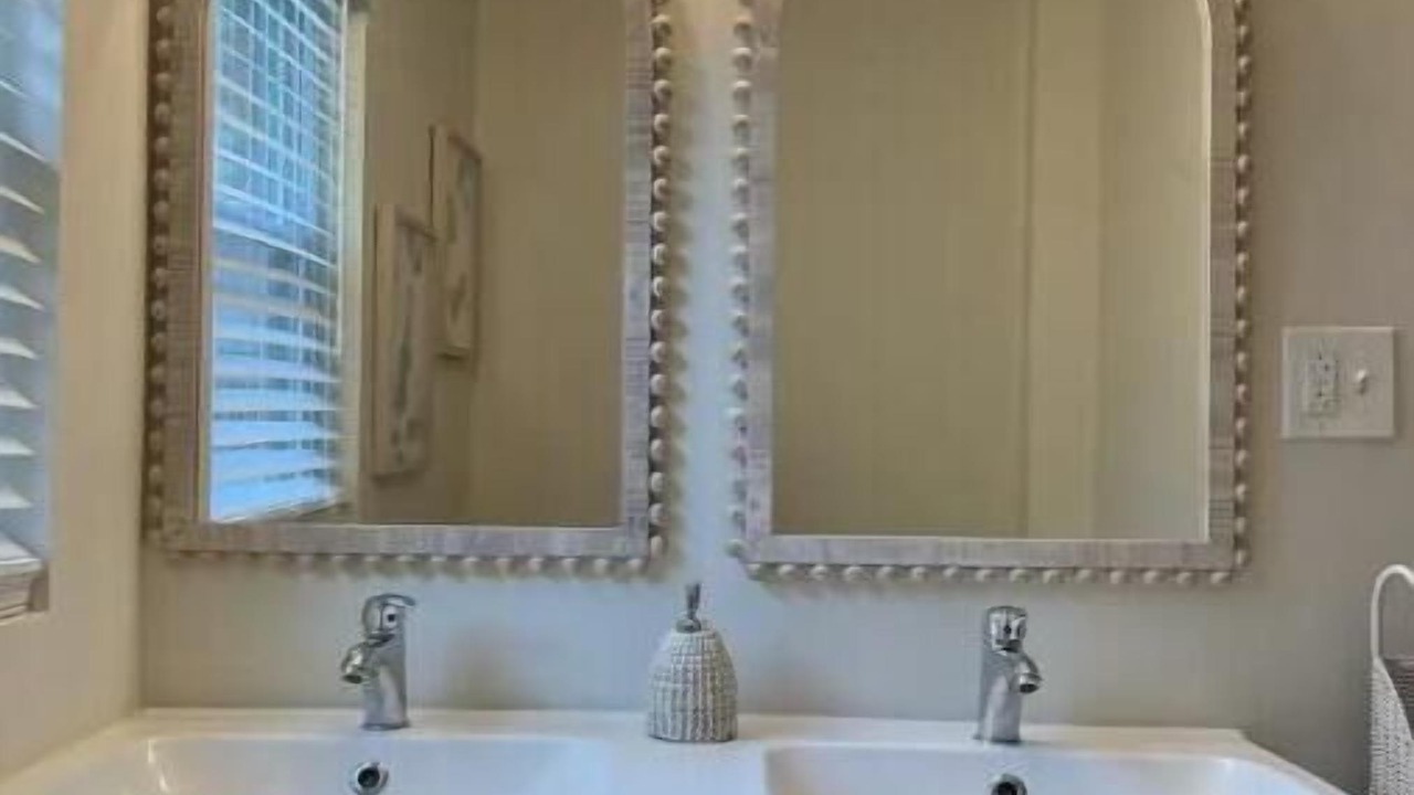 Photo of Bathroom in Lake Shore