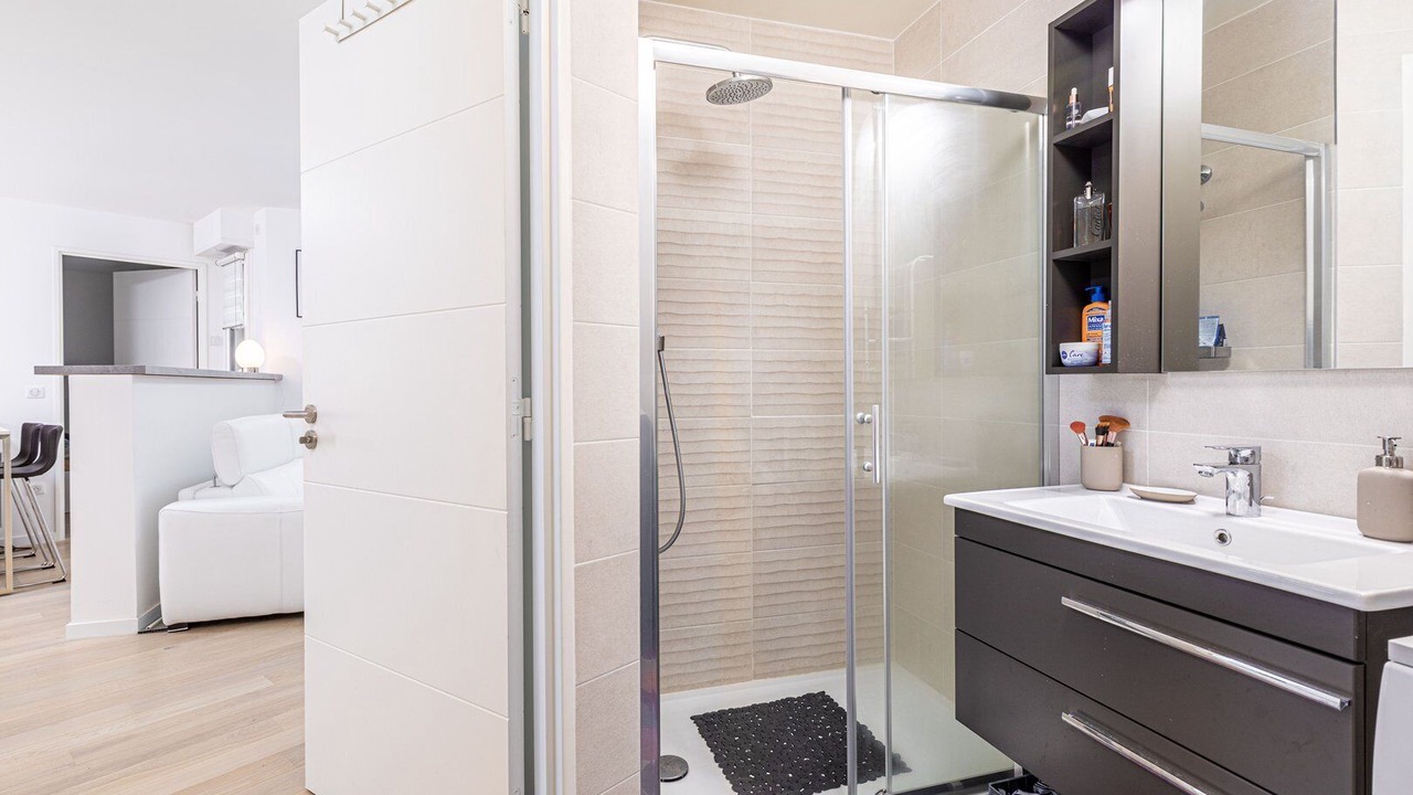 Photo of Bathroom in Issy-les-Moulineaux