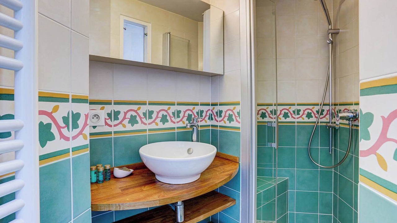 Photo of Bathroom in Notre-Dame-des-Champs