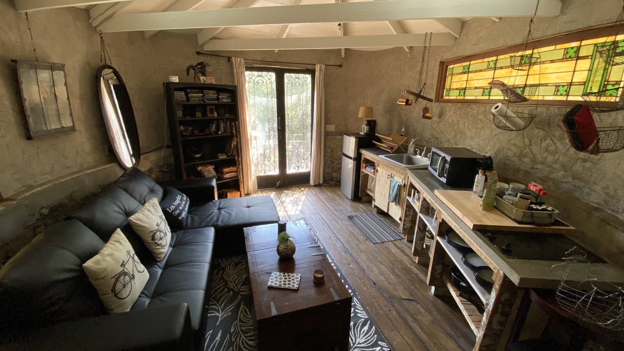 Photo of Livingroom in Central Malibu