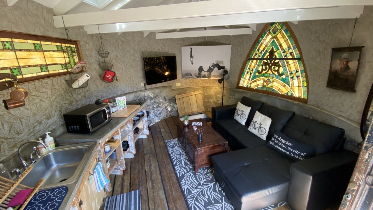 Photo of Livingroom in Central Malibu