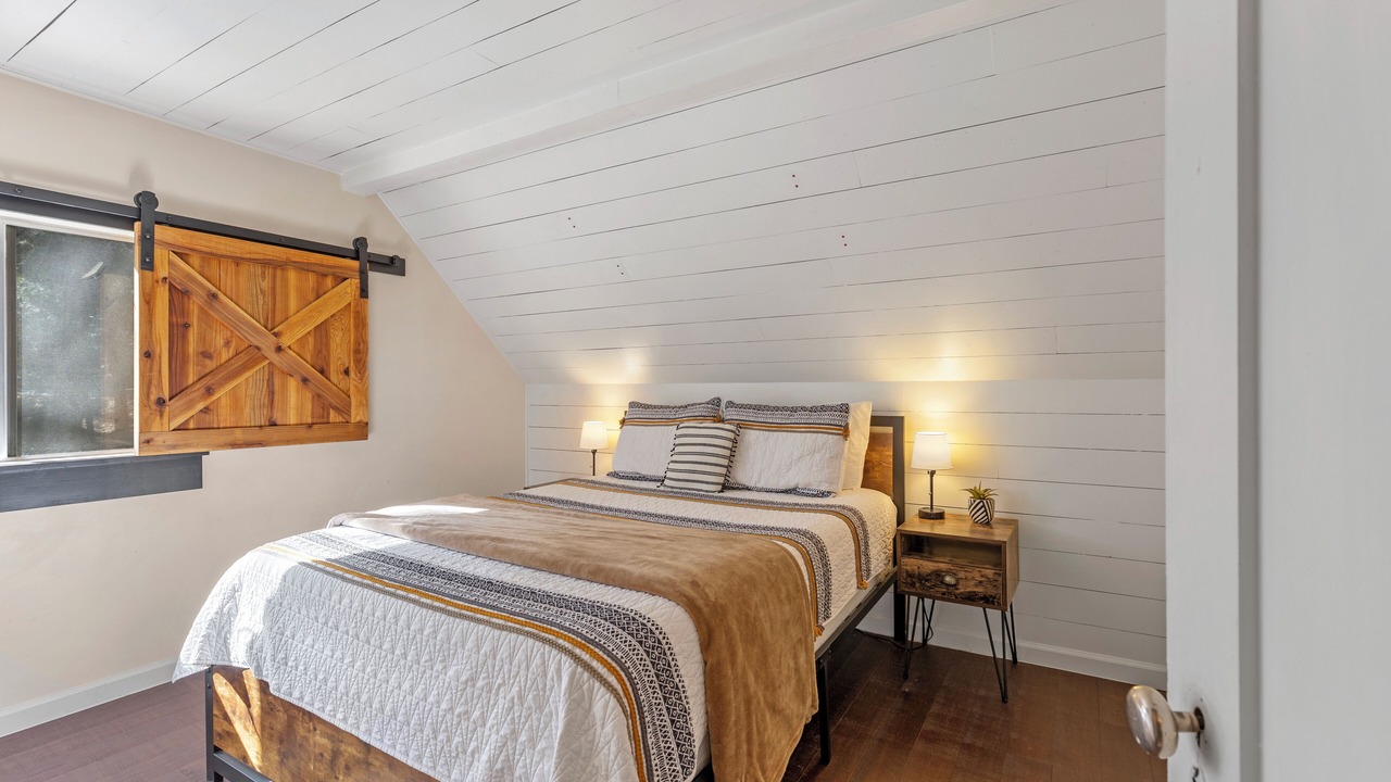 Photo of Bedroom in Alta Sierra