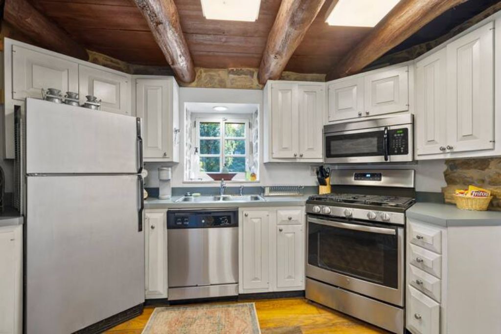 Photo of Kitchen in Round Hill