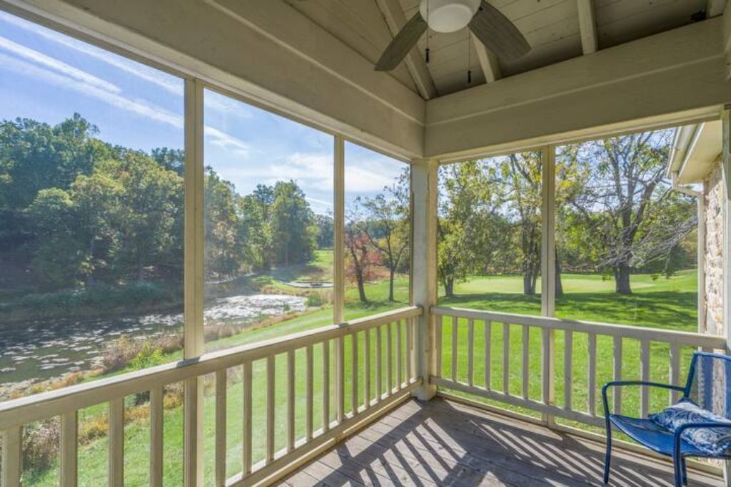 Photo of Outdoor in Round Hill