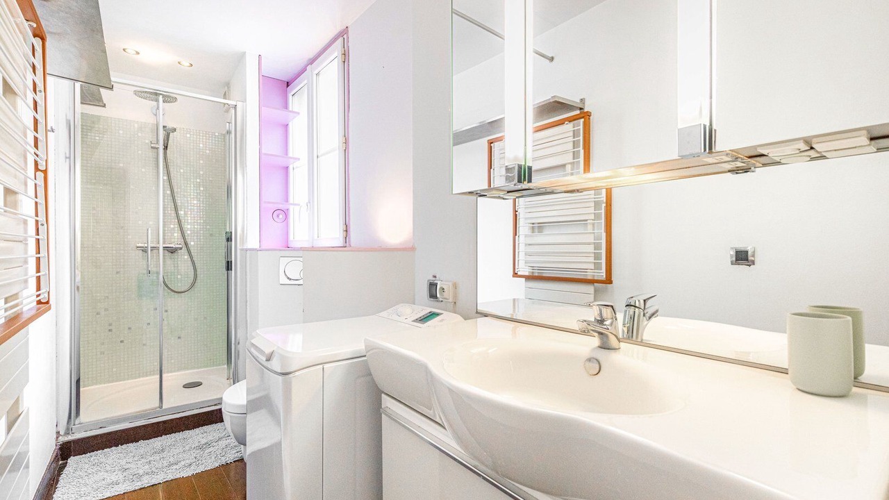 Photo of Bathroom in Quartier du Mail
