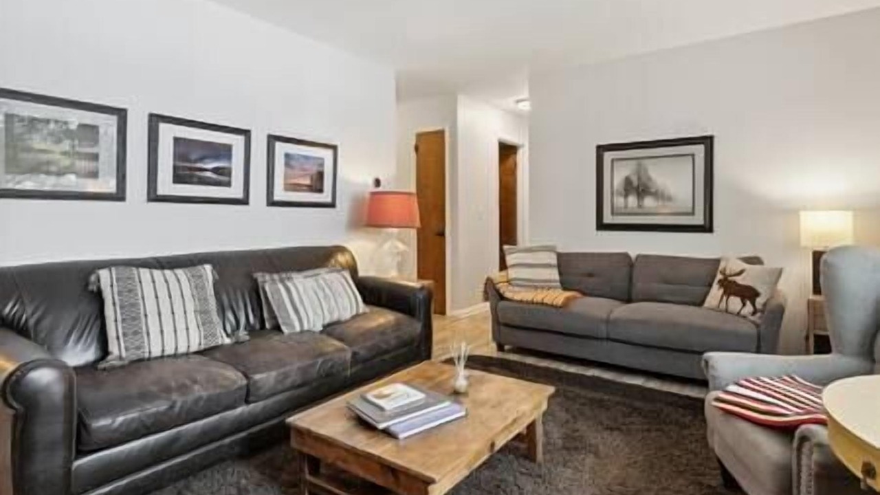 Photo of Livingroom in Land O Lakes