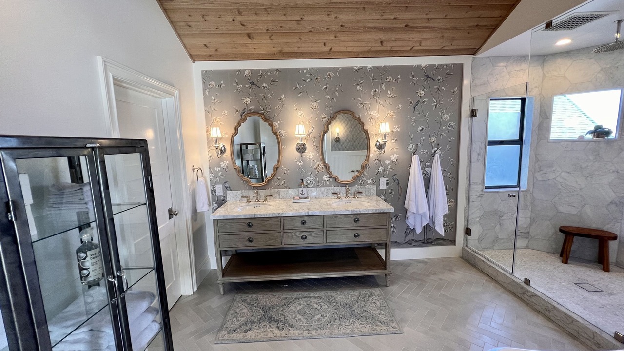 Photo of Bathroom in Hollywood