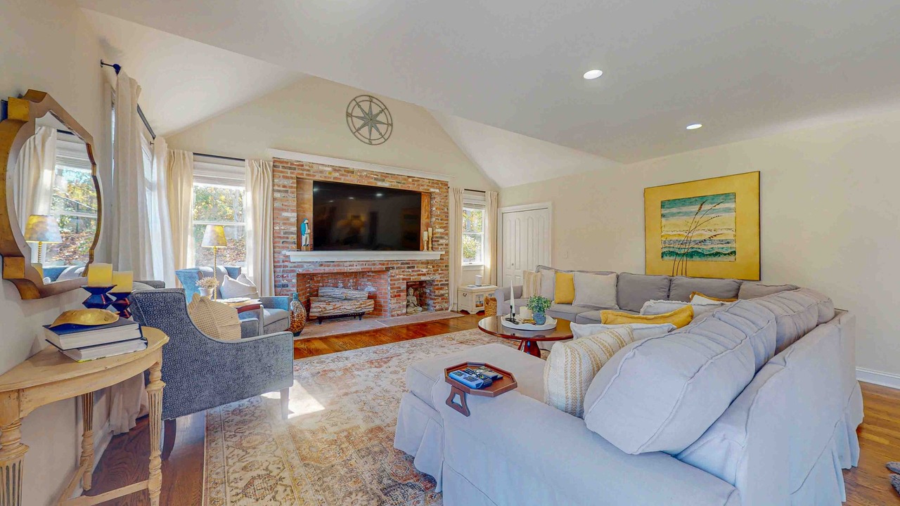 Photo of Livingroom in West Barnstable