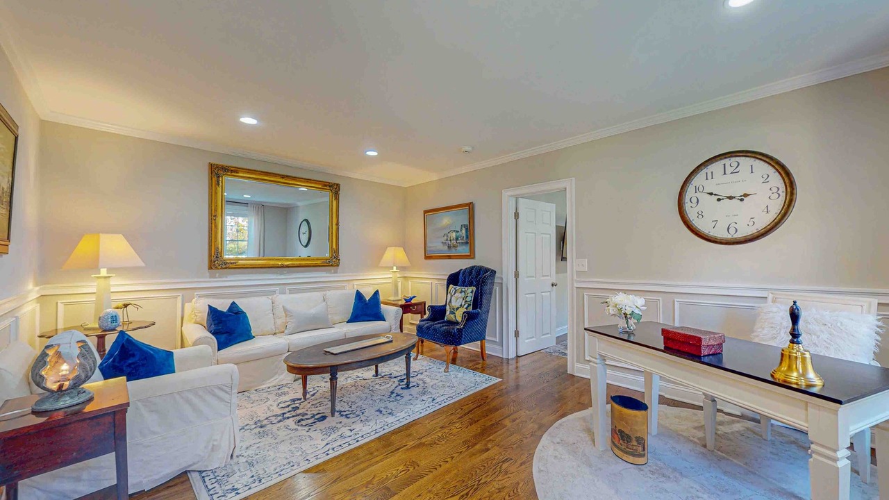 Photo of Livingroom in West Barnstable