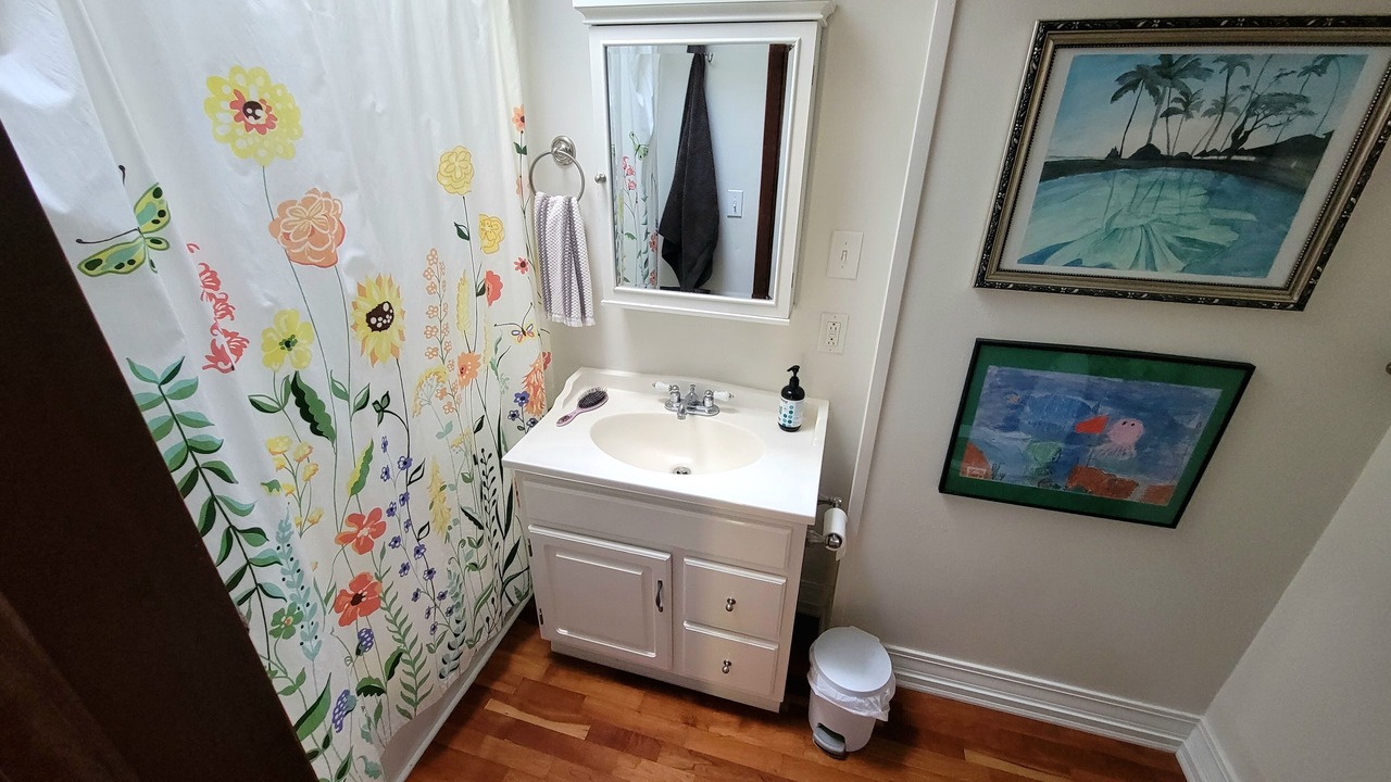 Photo of Bathroom in Kutzky Park
