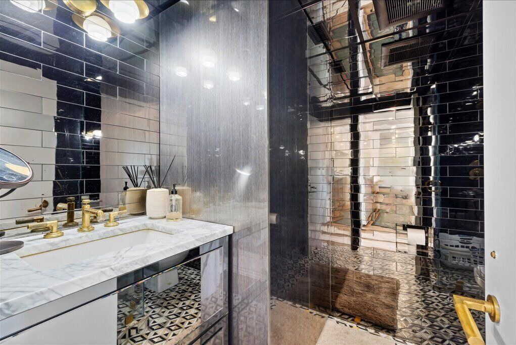 Photo of Bathroom in Hollywood
