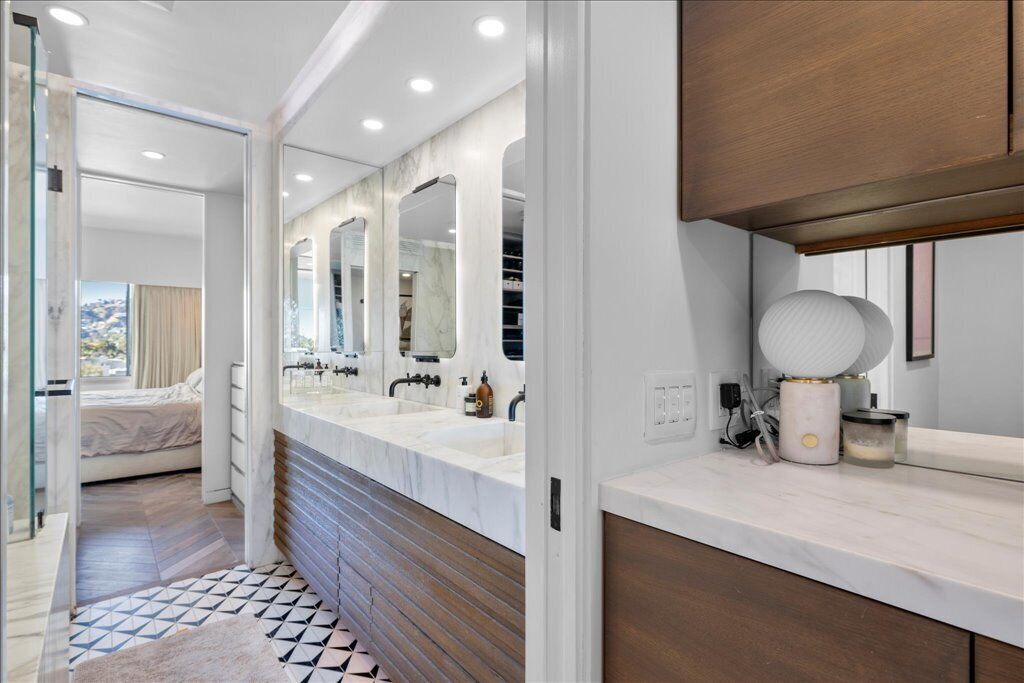 Photo of Bathroom in Hollywood