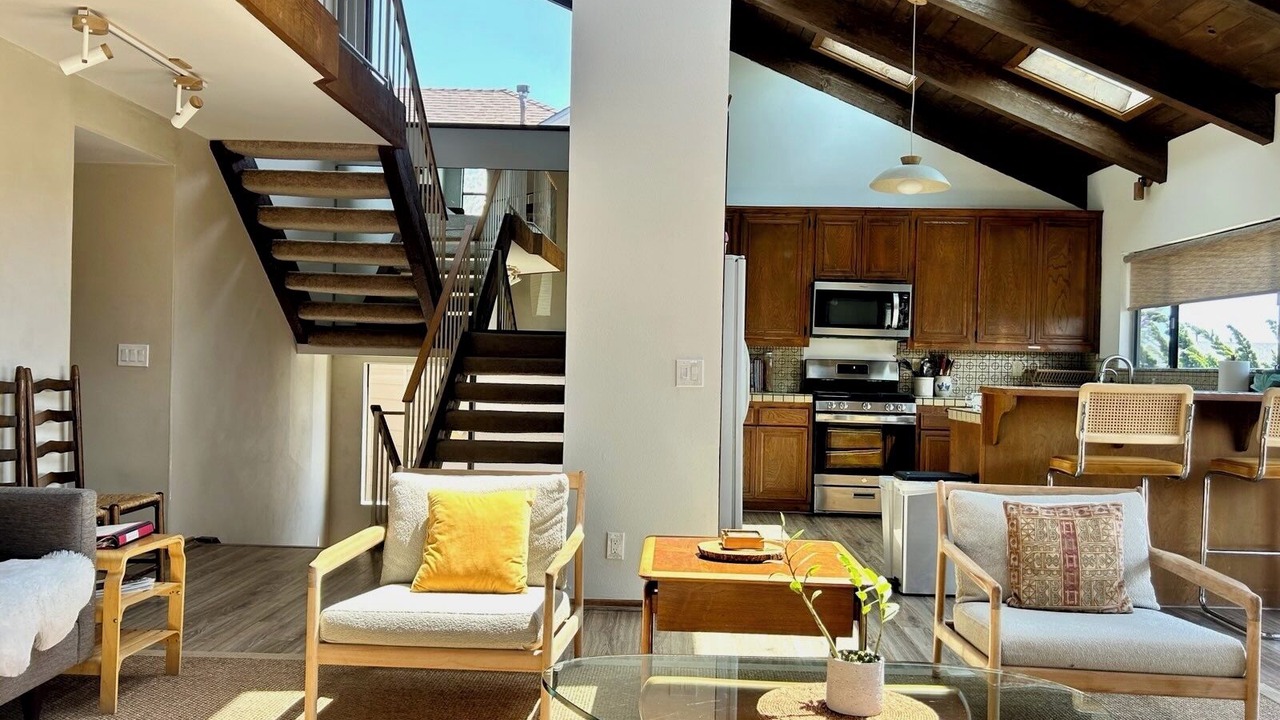 Photo of Livingroom in Pierpont Bay