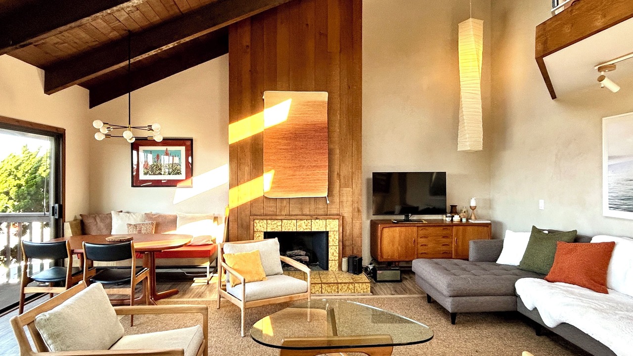 Photo of Livingroom in Pierpont Bay