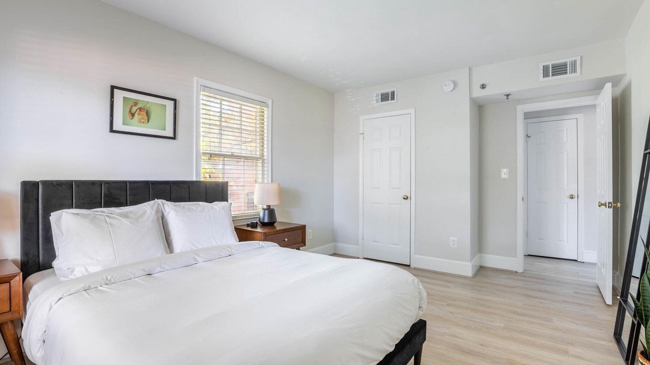 Photo of Bedroom in Old Town North