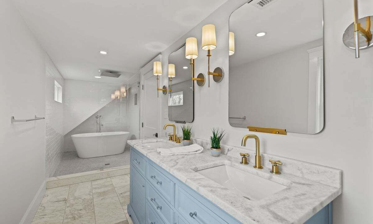 Photo of Bathroom in East Orleans