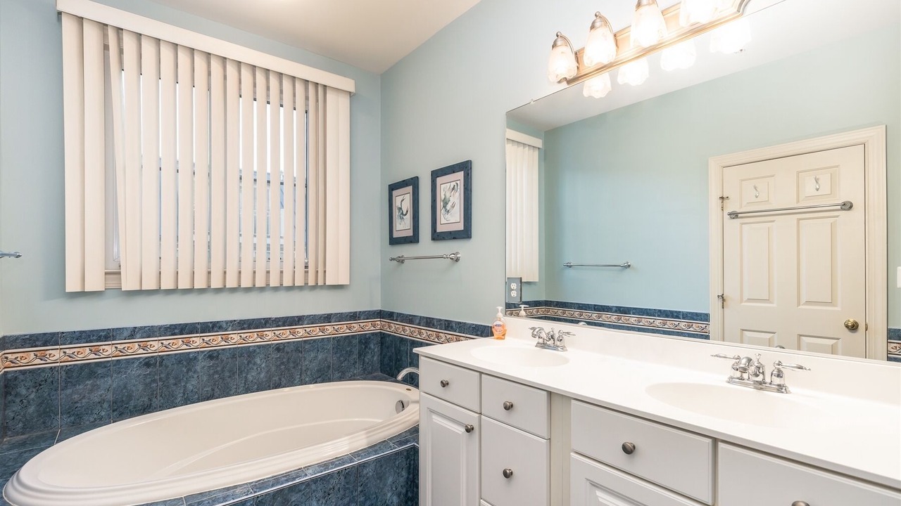 Photo of Bathroom in Sunset Island