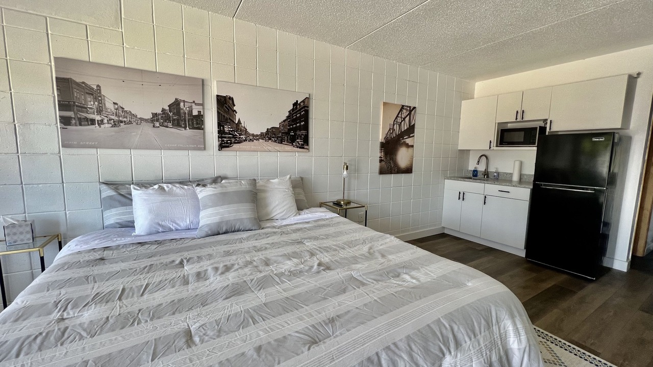 Photo of Bedroom in Cedar Falls