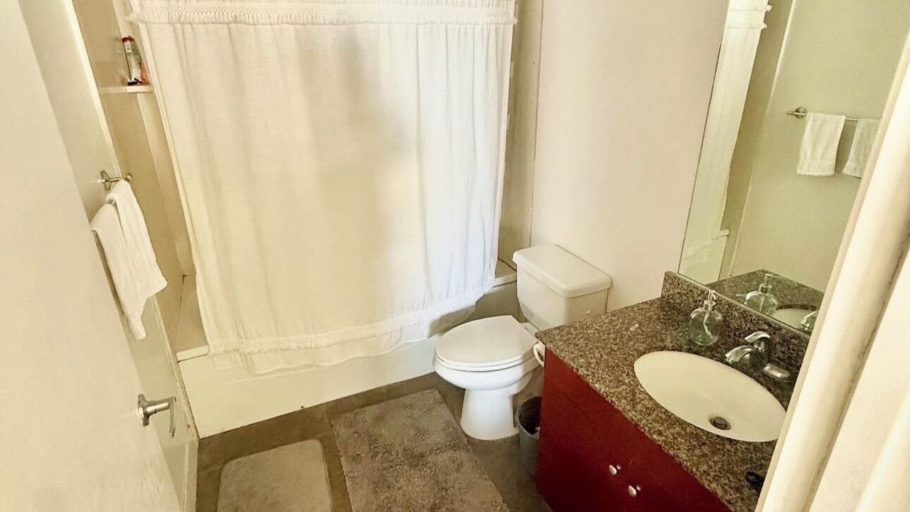 Photo of Bathroom in Downtown Los Angeles
