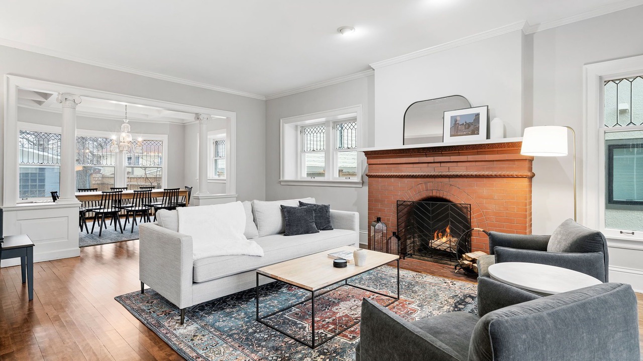 Photo of Livingroom in Kenwood