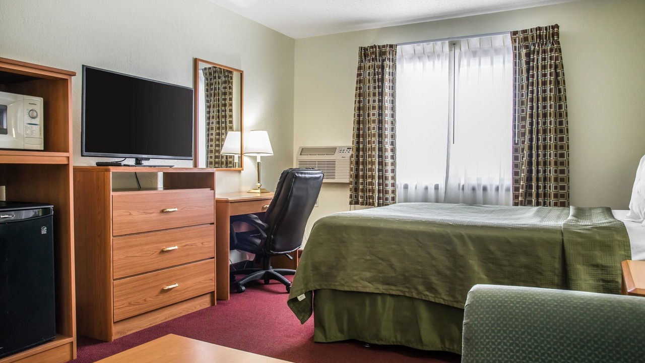 Photo of Bedroom in Hudson