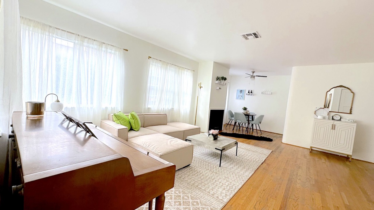 Photo of Livingroom in Tri-West