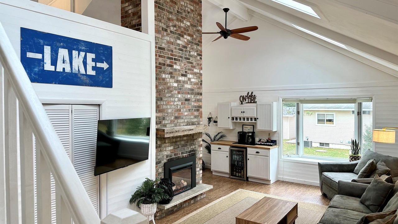 Photo of Livingroom in Nekoosa