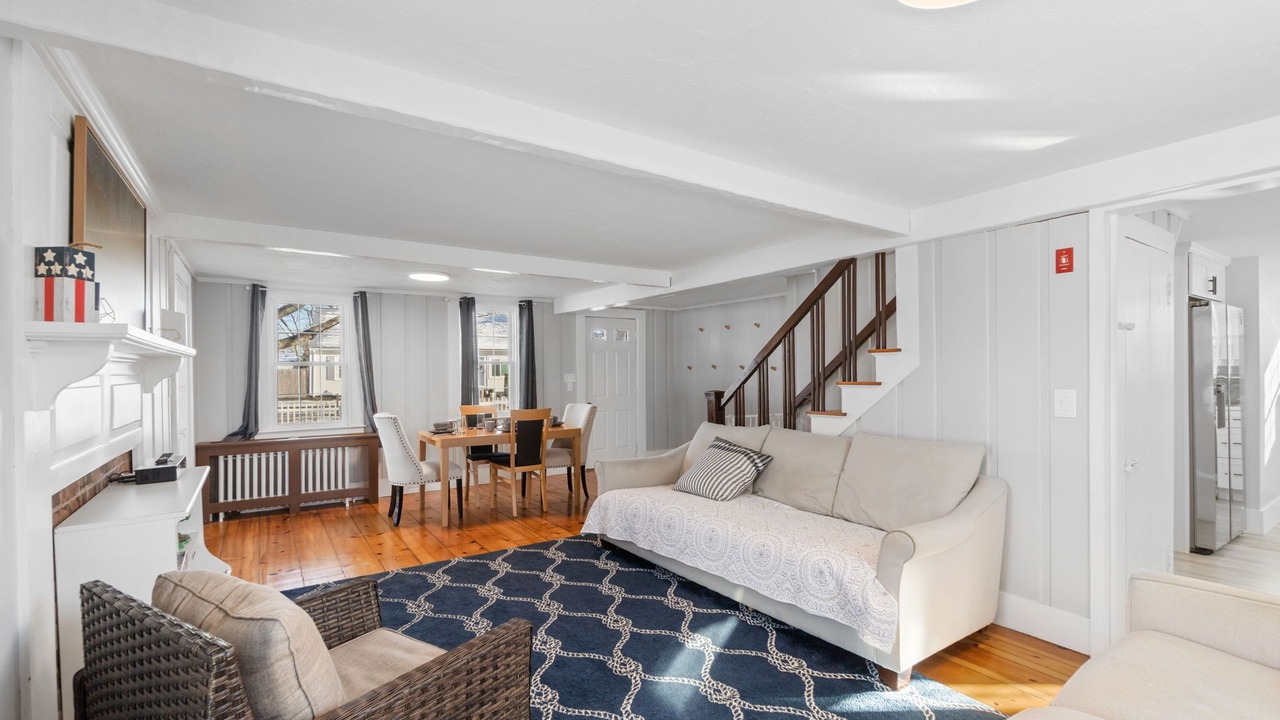 Photo of Livingroom in Buzzards Bay