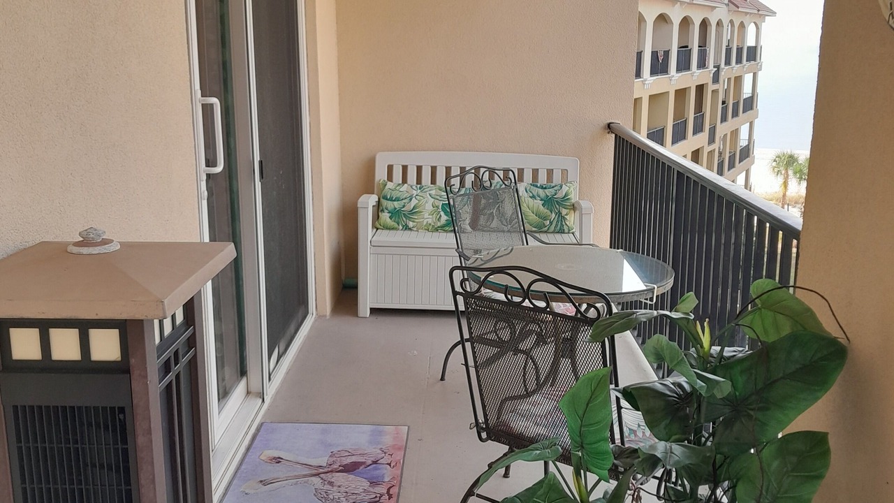 Photo of Patio Balcony in Henderson Point