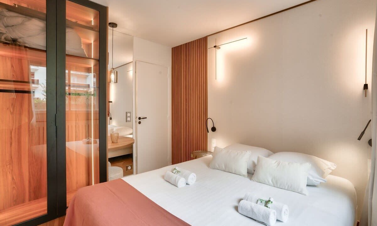 Photo of Bedroom in Saint-Lambert