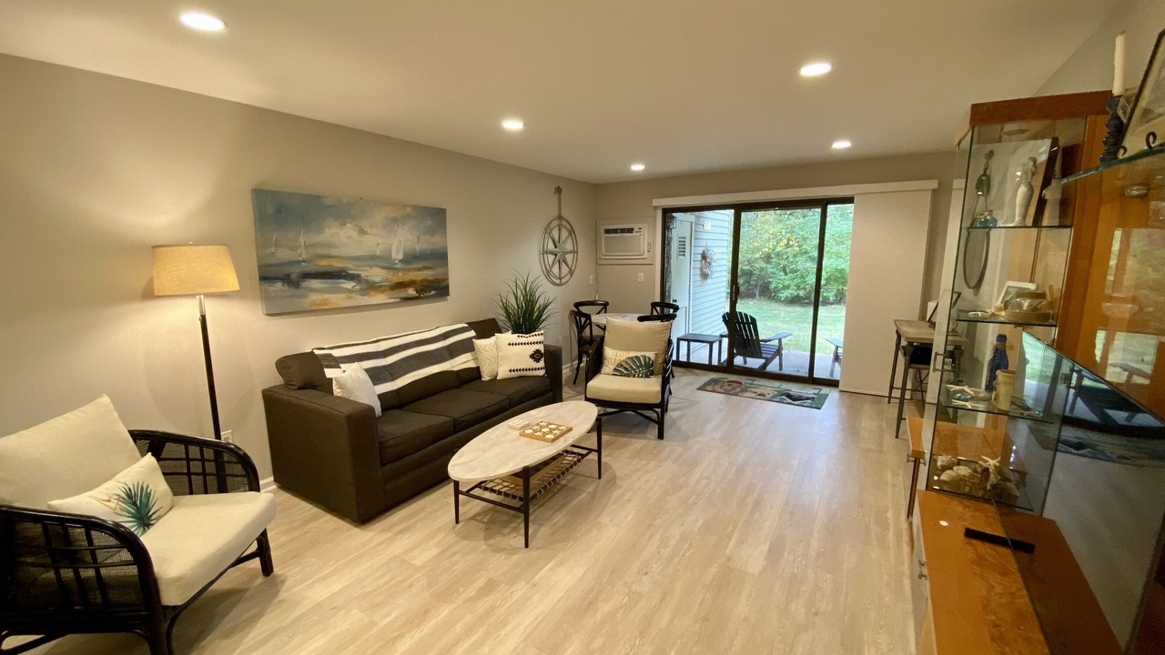 Photo of Livingroom in Brewster