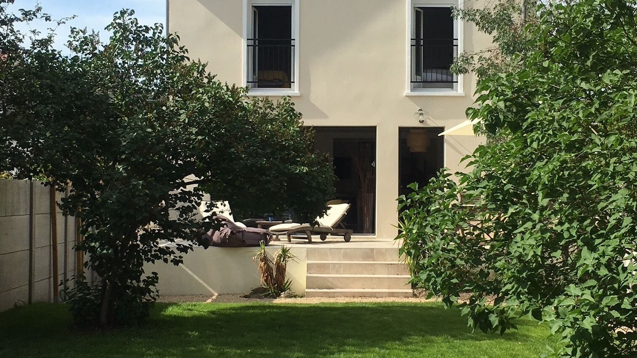 Photo of Outdoor in Colombes