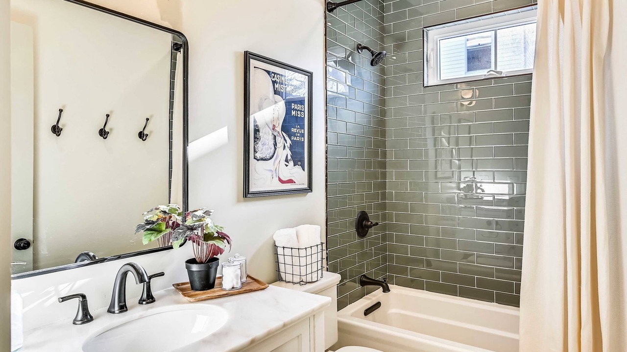 Photo of Bathroom in Egleston Square