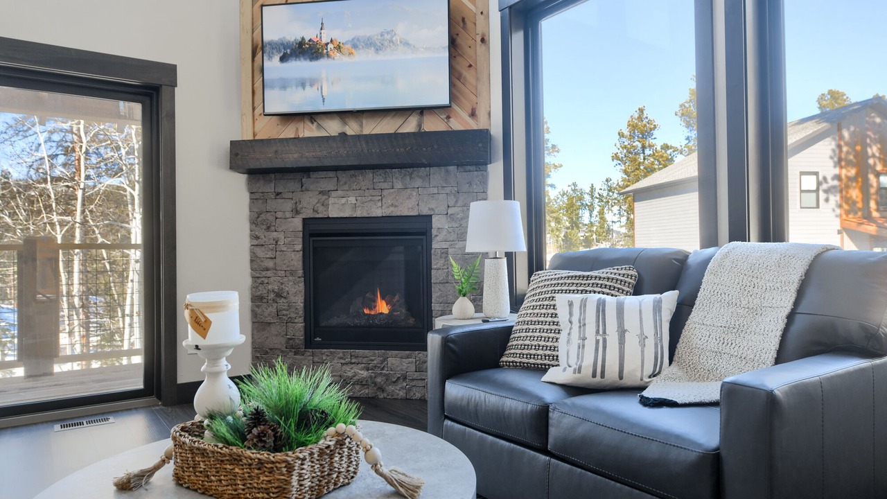 Photo of Livingroom in Lead