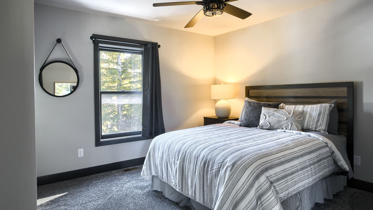 Photo of Bedroom in Lead