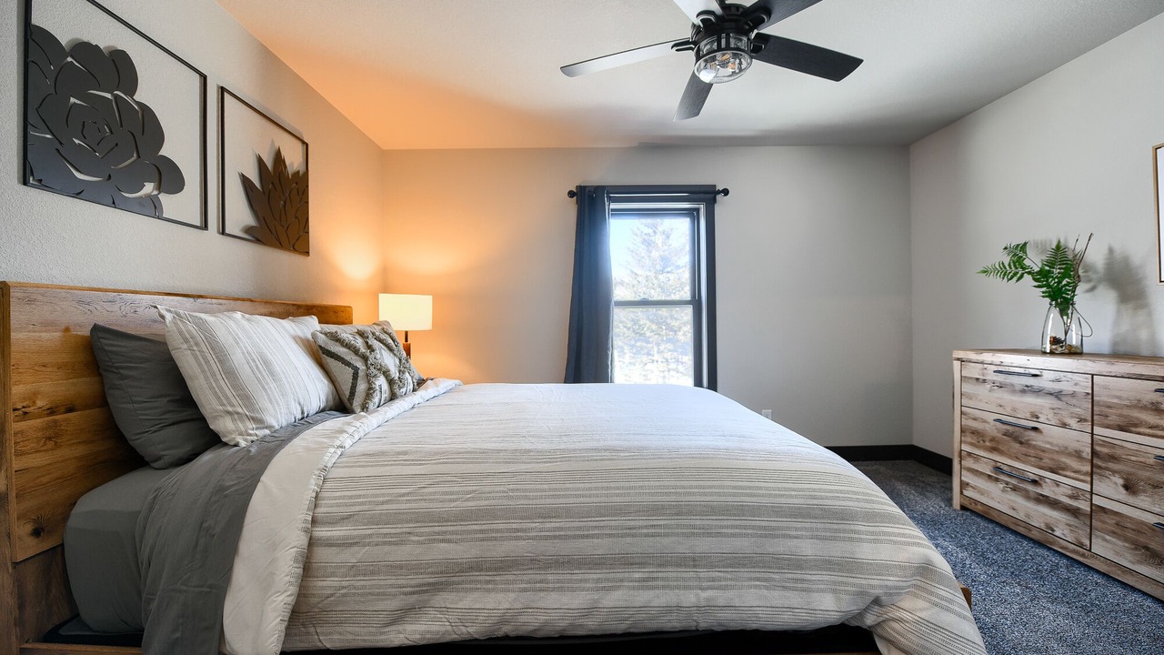 Photo of Bedroom in Lead