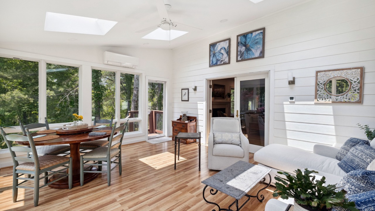 Photo of Livingroom in Purcellville