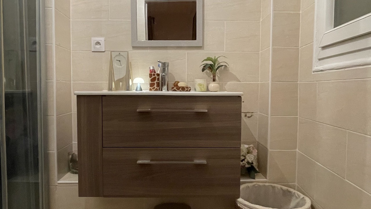 Photo of Bathroom in Vanves