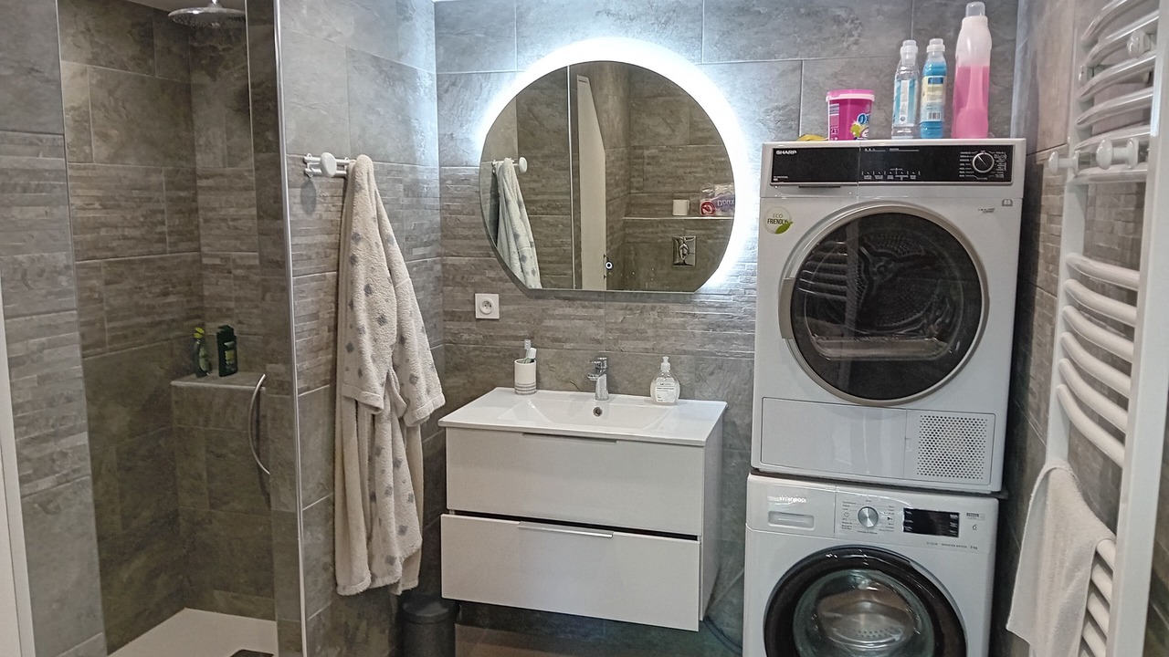 Photo of Bathroom in Louvres
