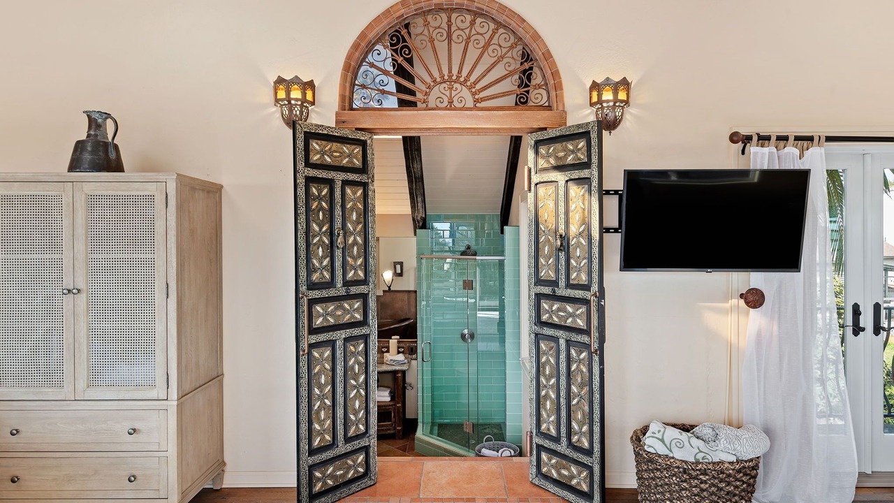 Photo of Bathroom in Alta Mesa