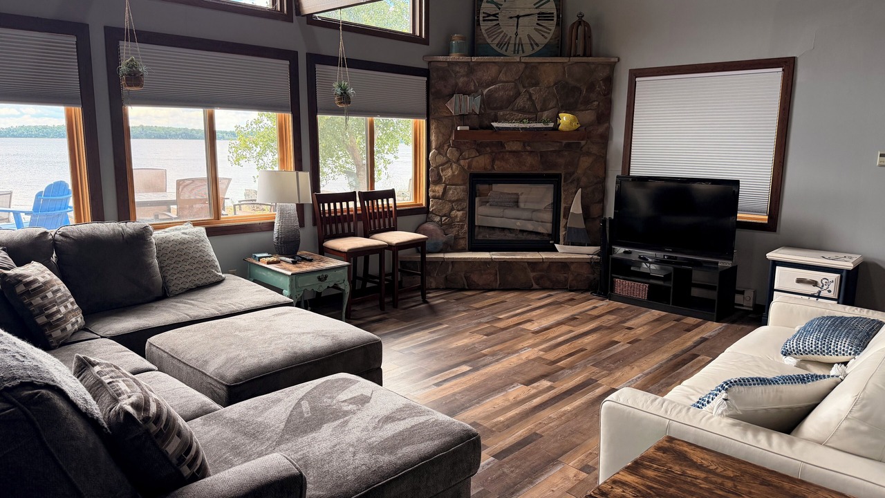 Photo of Livingroom in Frazee