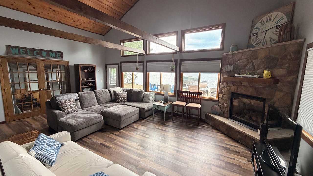 Photo of Livingroom in Frazee