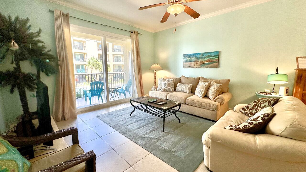 Photo of Livingroom in Henderson Point