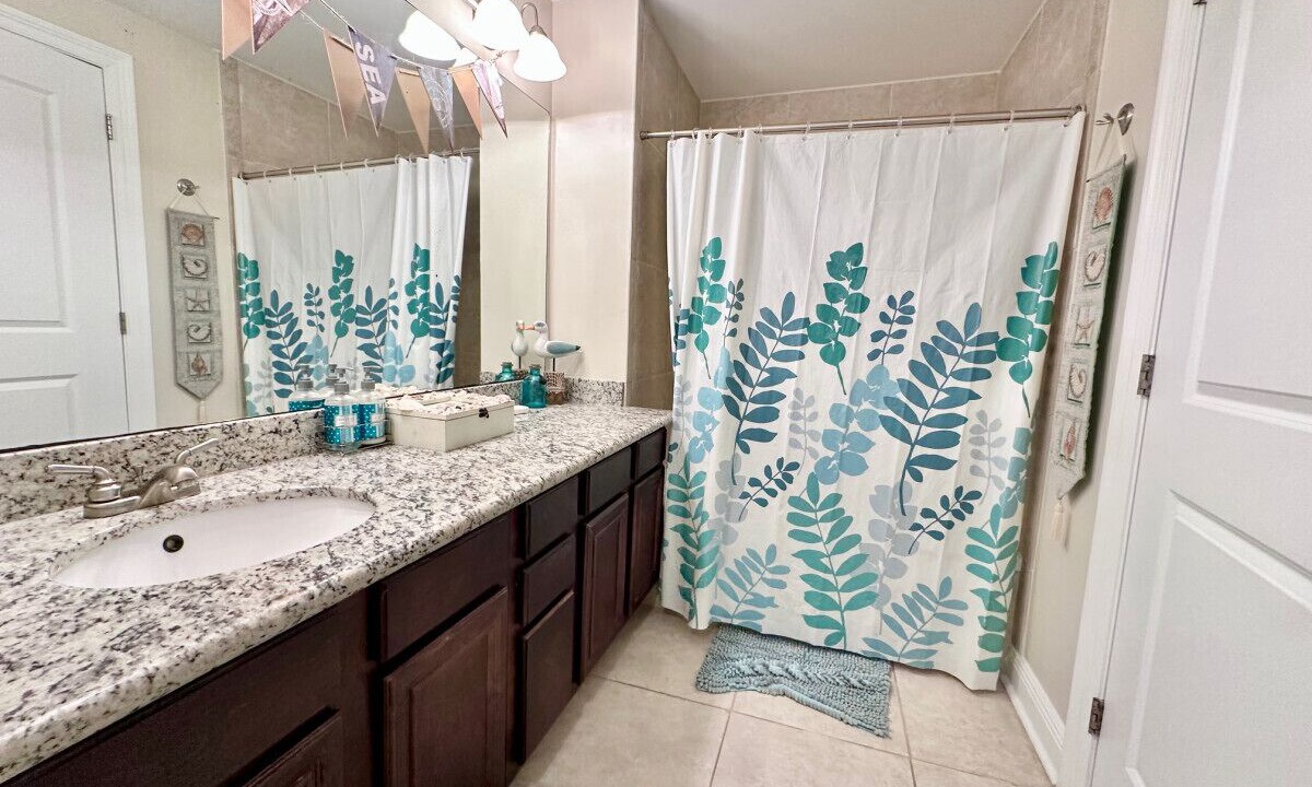 Photo of Bathroom in Henderson Point