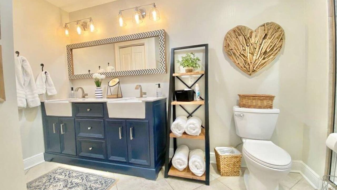 Photo of Bathroom in Henderson Point