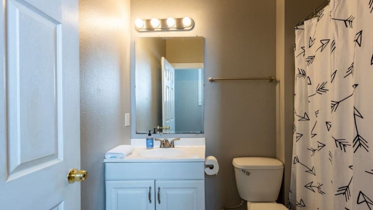Photo of Bathroom in Mid-City