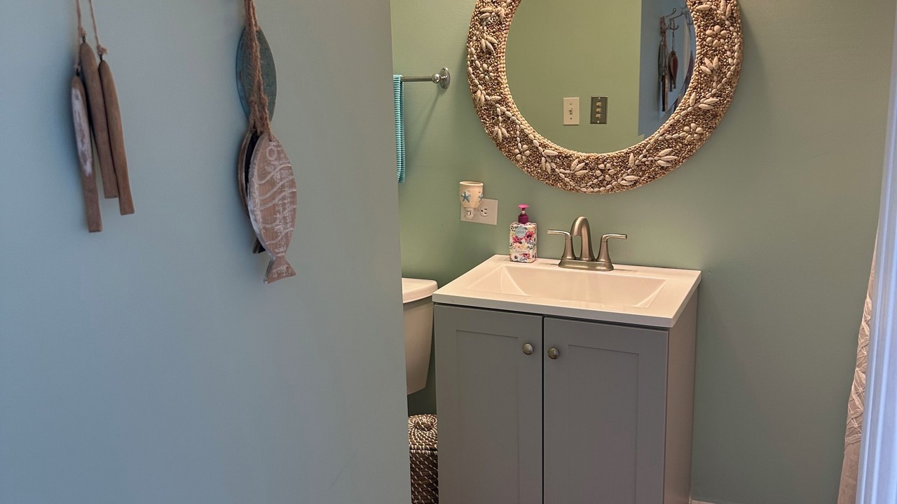 Photo of Bathroom in Cypremort Point