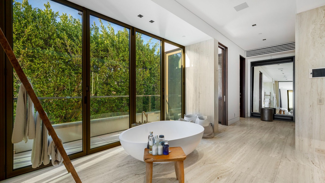 Photo of Bathroom in Hollywood Hills West