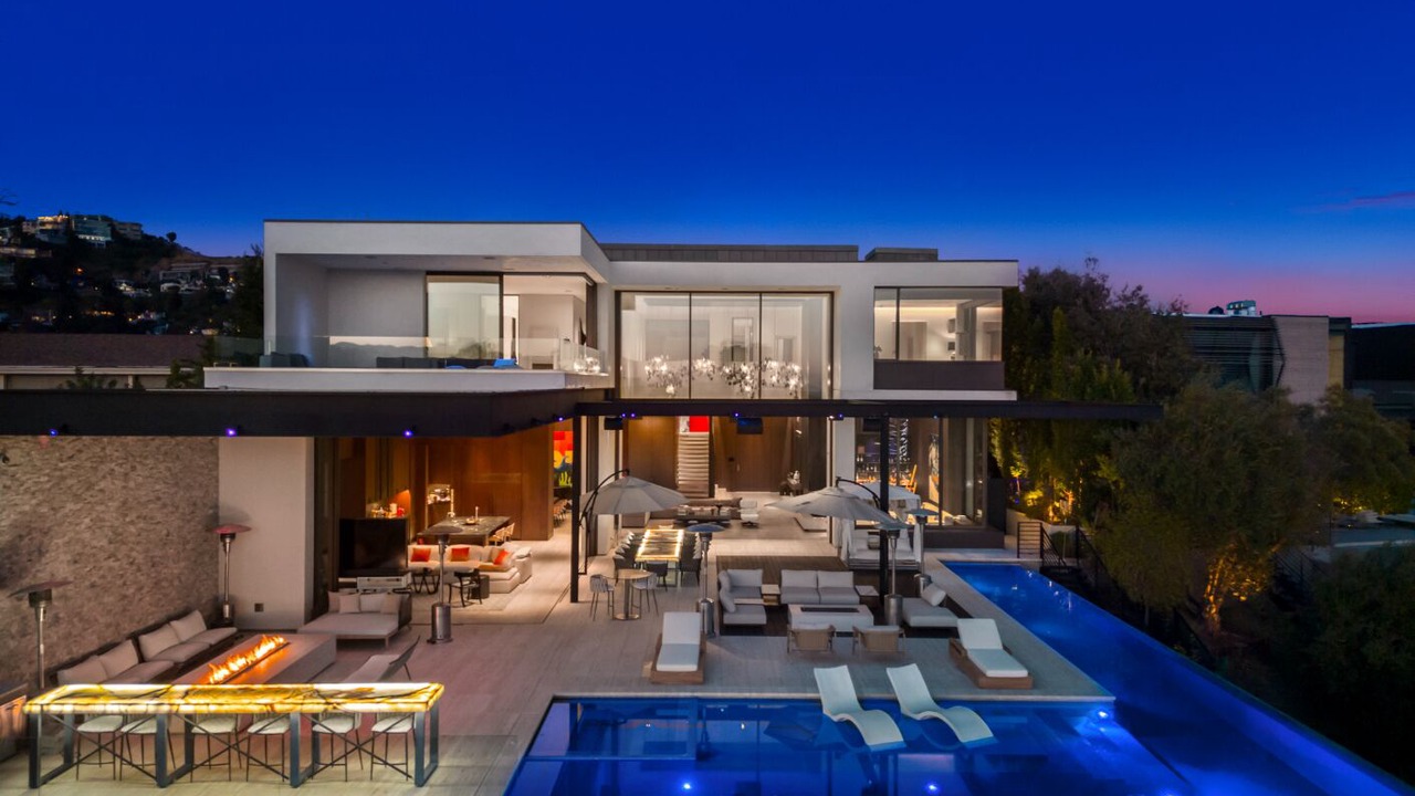 Photo of Outdoor in Hollywood Hills West