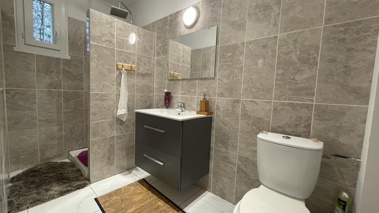 Photo of Bathroom in Lamorlaye